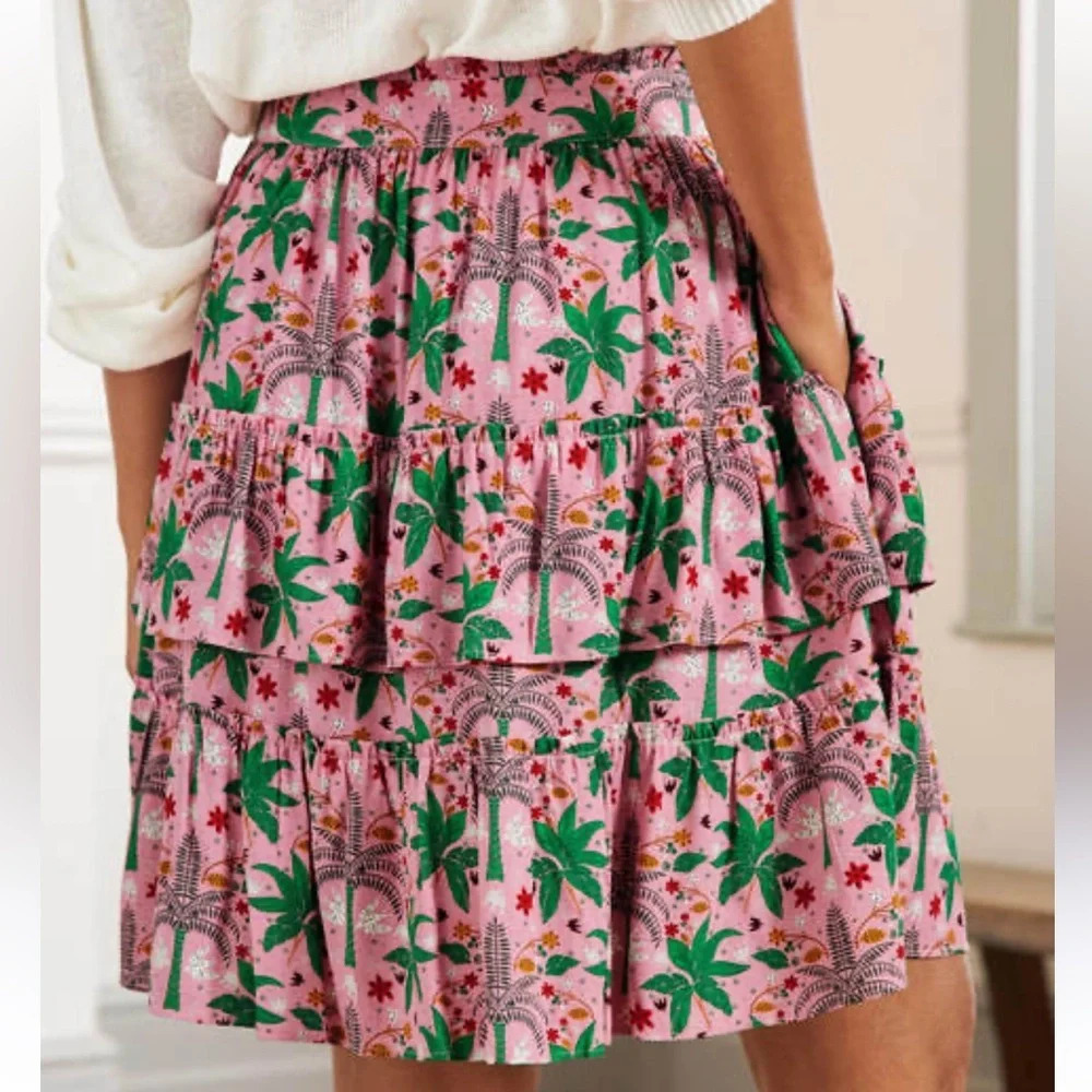 Multi Tiered Crepe Skirt - Posy
Pink, Oriental Palm - Picture 2 of 10